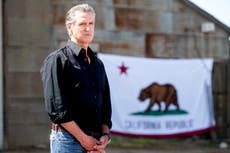 Gobernador de California propone pausar expansión de atención médica a inmigrantes de bajos ingresos