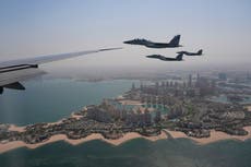 El viaje de Trump a Qatar comienza con una escolta aérea al Air Force One