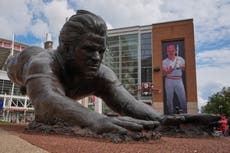Los Rojos rinden homenaje a Pete Rose un día después de su reincorporación póstuma a la MLB