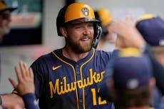 Rhys Hoskins se luce con cinco impulsadas en victoria 9-5 de Cerveceros sobre Guardianes