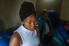 Sudáfrica dice que recortes de Trump dejaron a más de 8.000 trabajadores fuera de su programa de VIH