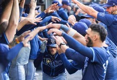 Josh Lowe conecta jonrón en su 1er juego desde el día inaugural y Rays vencen 8-3 a Azulejos