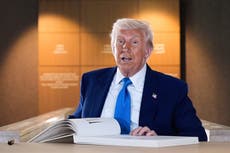 Trump pide a la Corte Suprema que permita avanzar con sus planes de reducción del gobierno