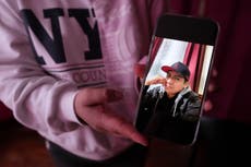 Liberan bajo fianza a guatemalteco en EEUU un mes después de que agentes le rompieran una ventanilla