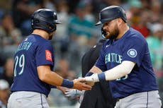 Tres jonrones dan a Mariners victoria 5-1 sobre Padres