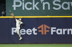 Racha victorias de Mellizos termina con atrapada de Chourio en triunfo 5-2 de Cerveceros