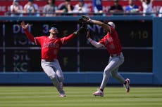 Jonrón de d'Arnaud en octava lleva a Angelinos a vencer 6-4 a Dodgers y barrer serie