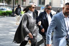 ¿Quiénes son los familiares que acompañan a Cassie en el juicio contra Diddy?