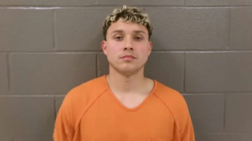 Anthony Emmanuel Labrador Sierra, de 24 años, fue detenido tras hacerse pasar por un estudiante de 16 años para matricularse en una escuela secundaria de Ohio, EE. UU.