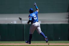 Pérez pega tres hits, incluido un jonrón, en triunfo de Reales 8-4 sobre Gigantes