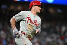 Realmuto, Turner y Harper pegan jonrones y Filis vencen 9-5 a Rockies para su 6ta victoria seguida