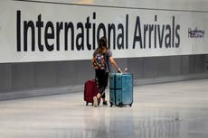 Menos visas de estudio y trabajo reducen a la mitad la migración neta en el Reino Unido en 2024