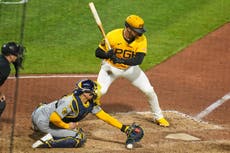 Adam Frazier anota por lanzamiento descontrolado en la 10ma y los Piratas vencen 6-5 a Cerveceros