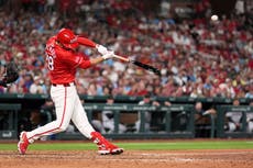 Triple con bases llenas de Arenado lleva a Cardenales a victoria 4-3 sobre Diamondbacks