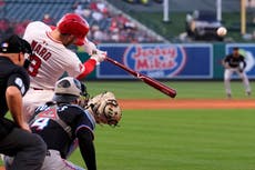 El 15º jonrón de Ward da a Angelinos su 8º triunfo seguido, 7-4 sobre Marlins