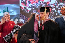 Universidad Estadounidense de Bagdad, antiguo palacio de Saddam, gradúa a su primera generación