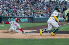 Schwarber pega el doble de la ventaja en la 11ma y Filis vencen 9-6 a Atléticos
