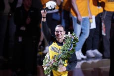 Aficionados de Pacers ovacionan al campeón de las 500 Millas, Alex Palou, en el juego ante Knicks
