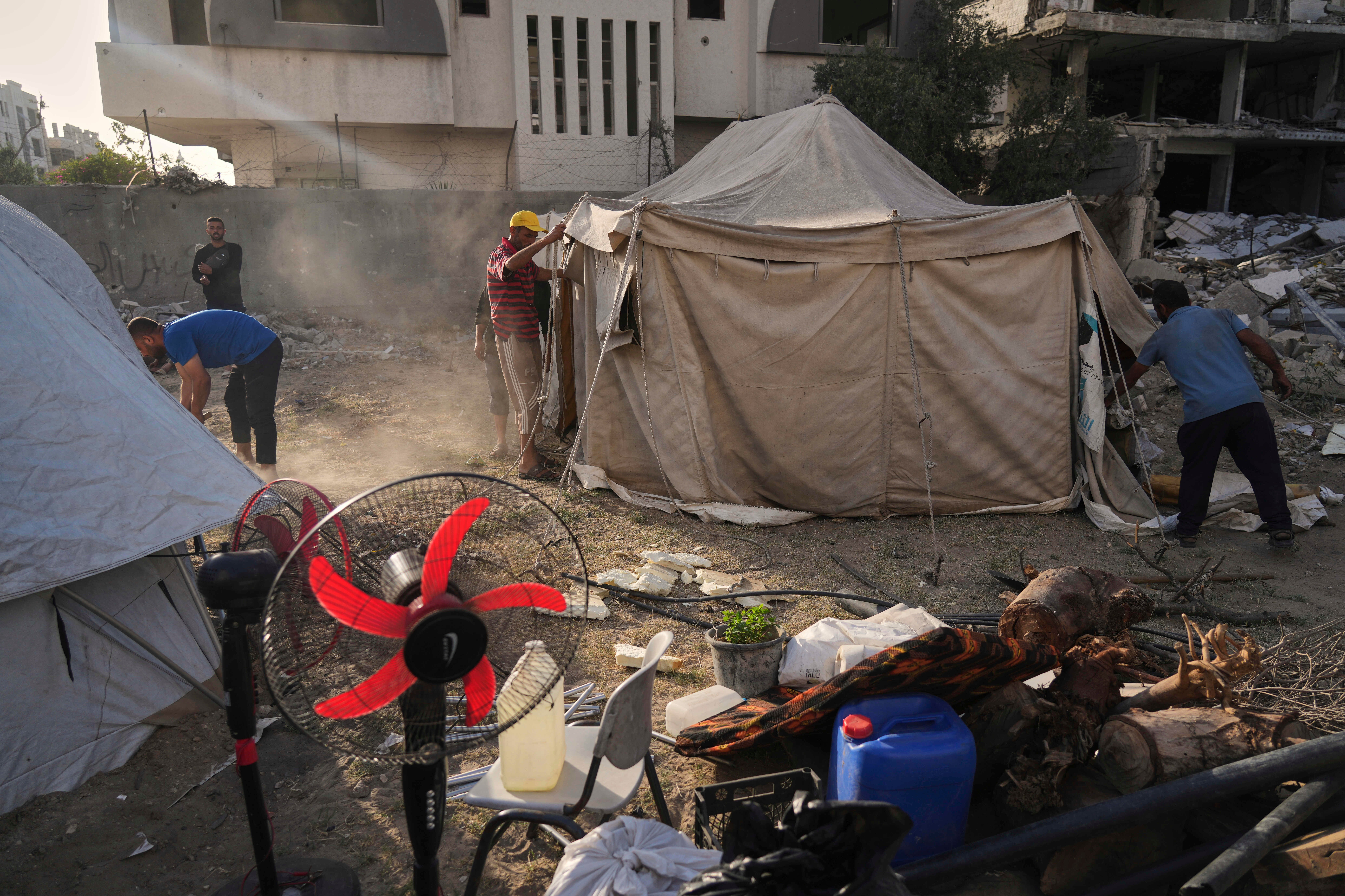ORIENTE MEDIO-GUERRAS-FAMILIA HUIDA