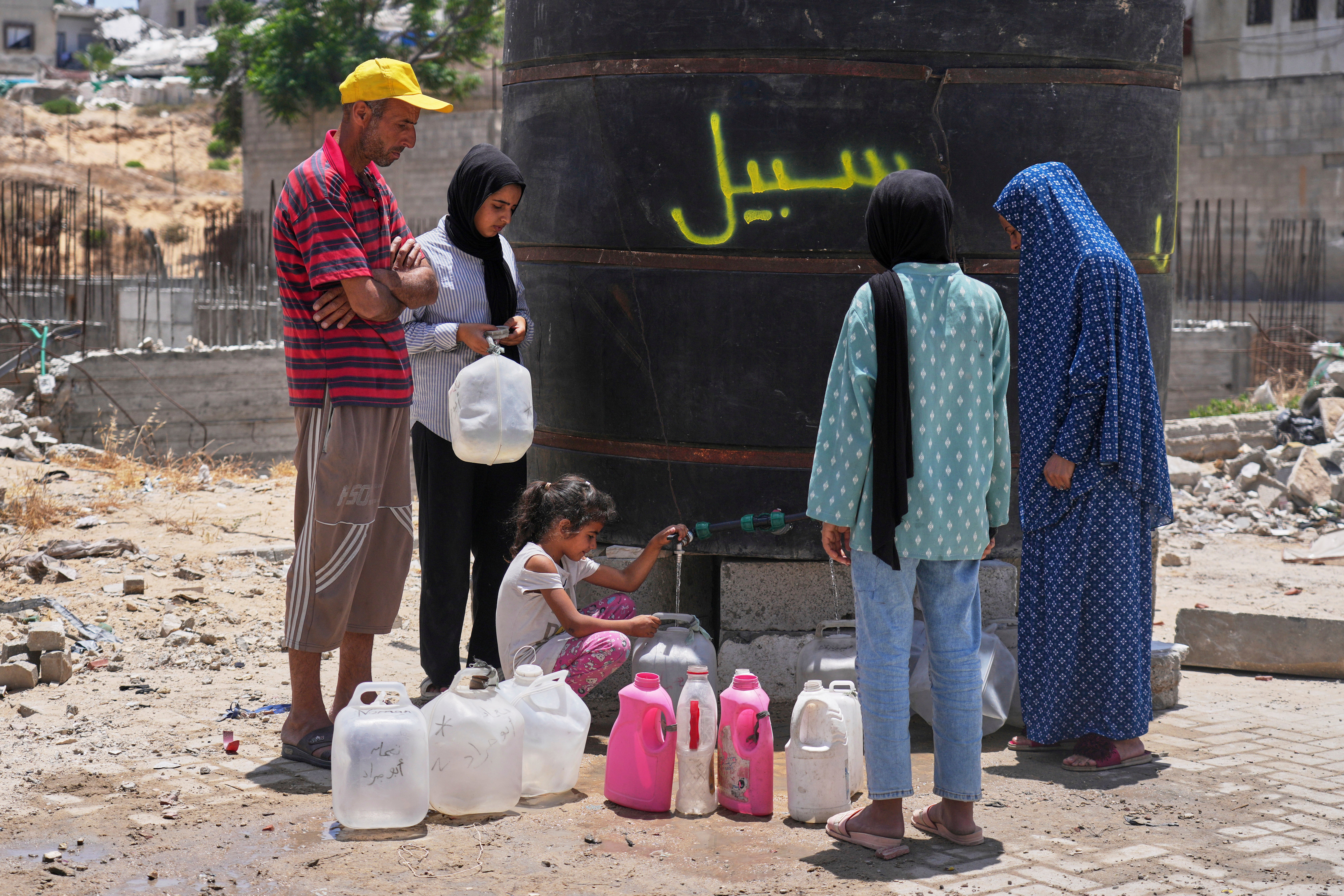 ORIENTE MEDIO-GUERRAS-FAMILIA HUIDA