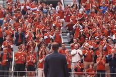 ¿Cómo una camiseta gratuita en homenaje a Nadal desató una fiebre de reventa por 500 euros?