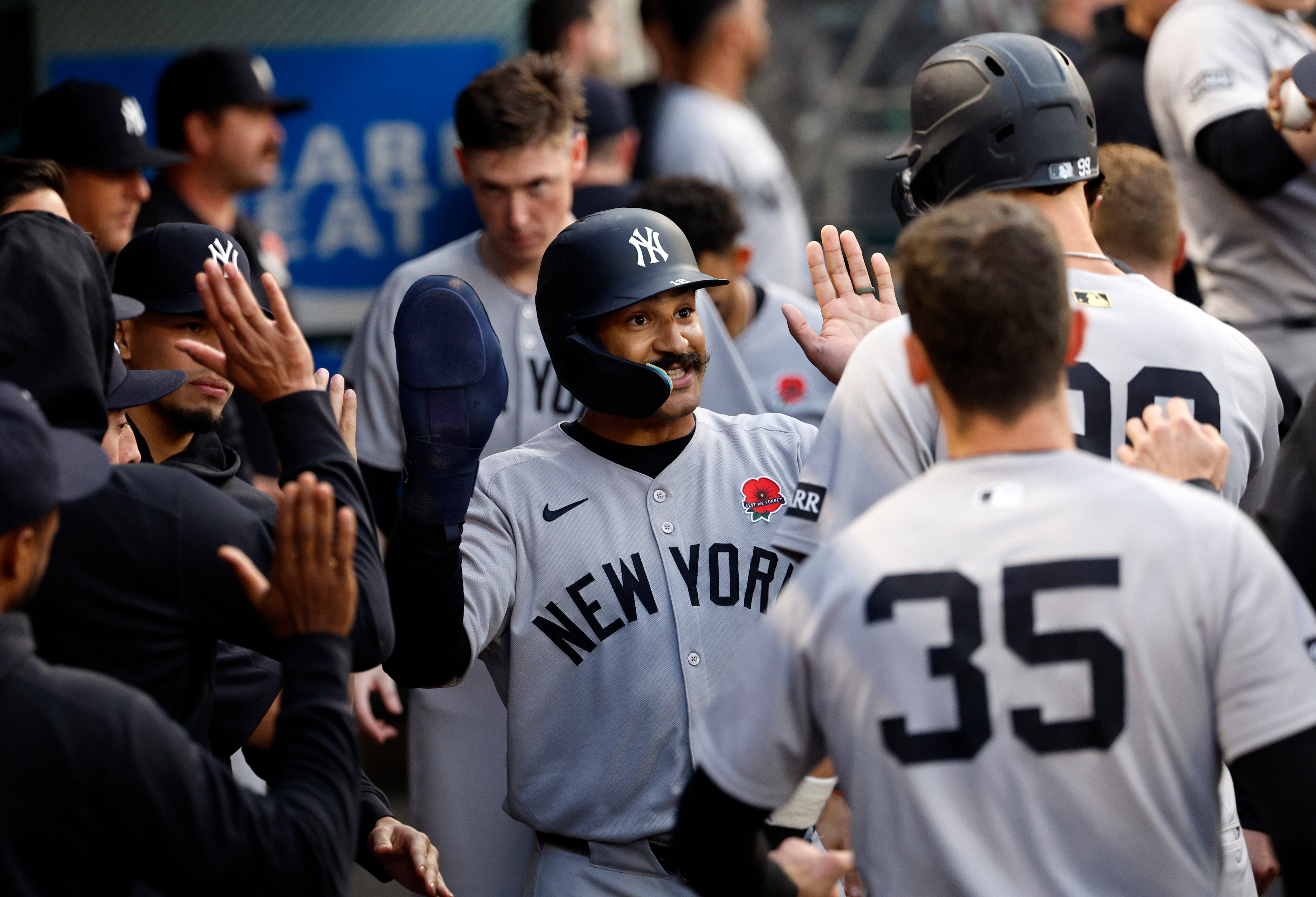 YANKEES-ANGELINOS