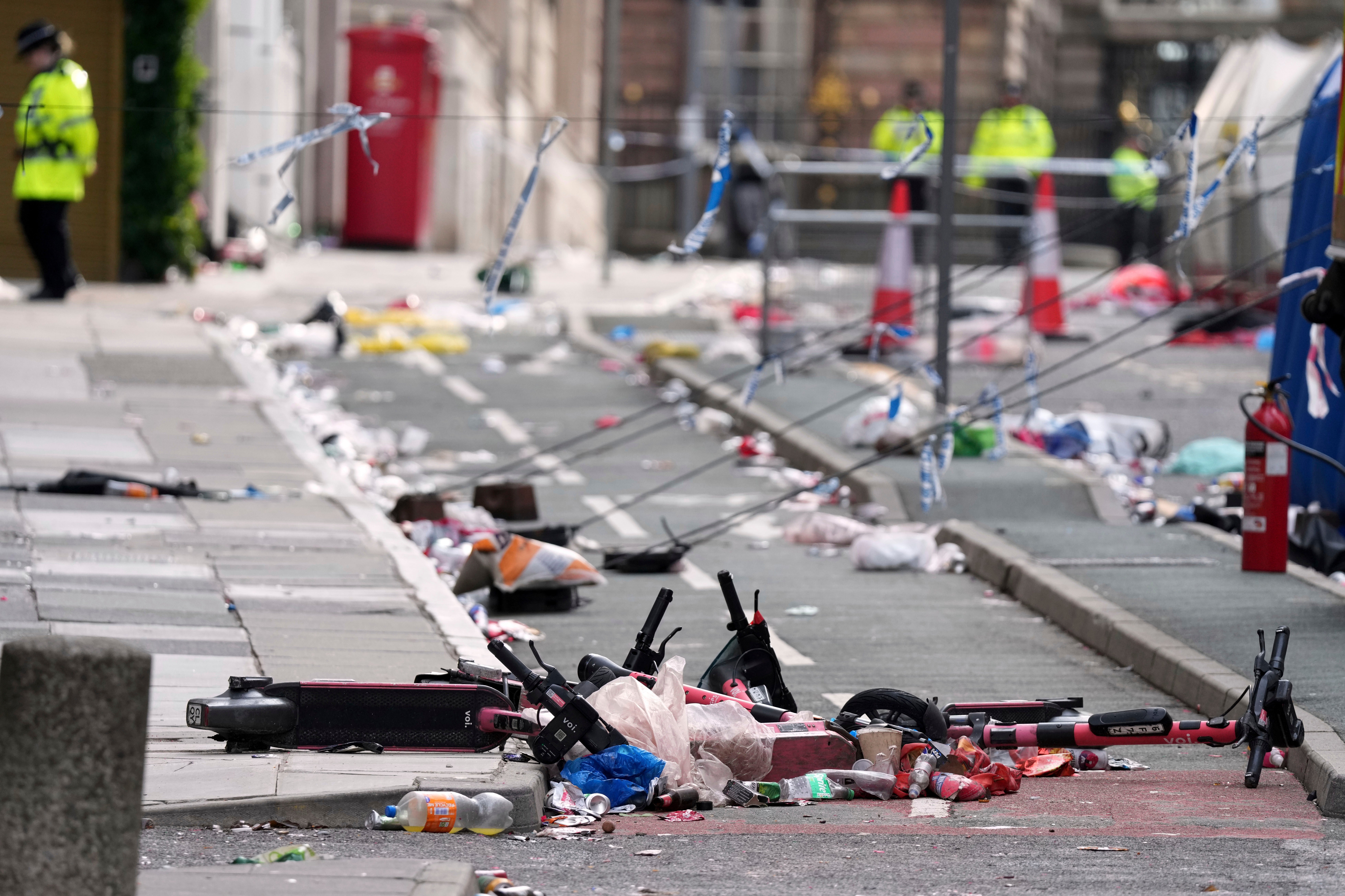 LIVERPOOL-FESTEJO-ATROPELLO