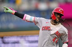 De la Cruz dispara 2 largos jonrones, Singer brilla ante su equipo anterior y Rojos vencen a Reales