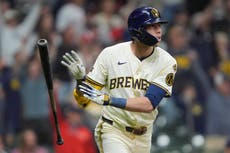 Grand slam de Yelich en la 10ma da victoria 5-1 a Cerveceros sobre Medias Rojas