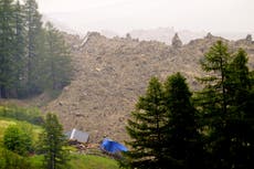Deslizamiento de rocas impacta aldea alpina suiza evacuada por autoridades