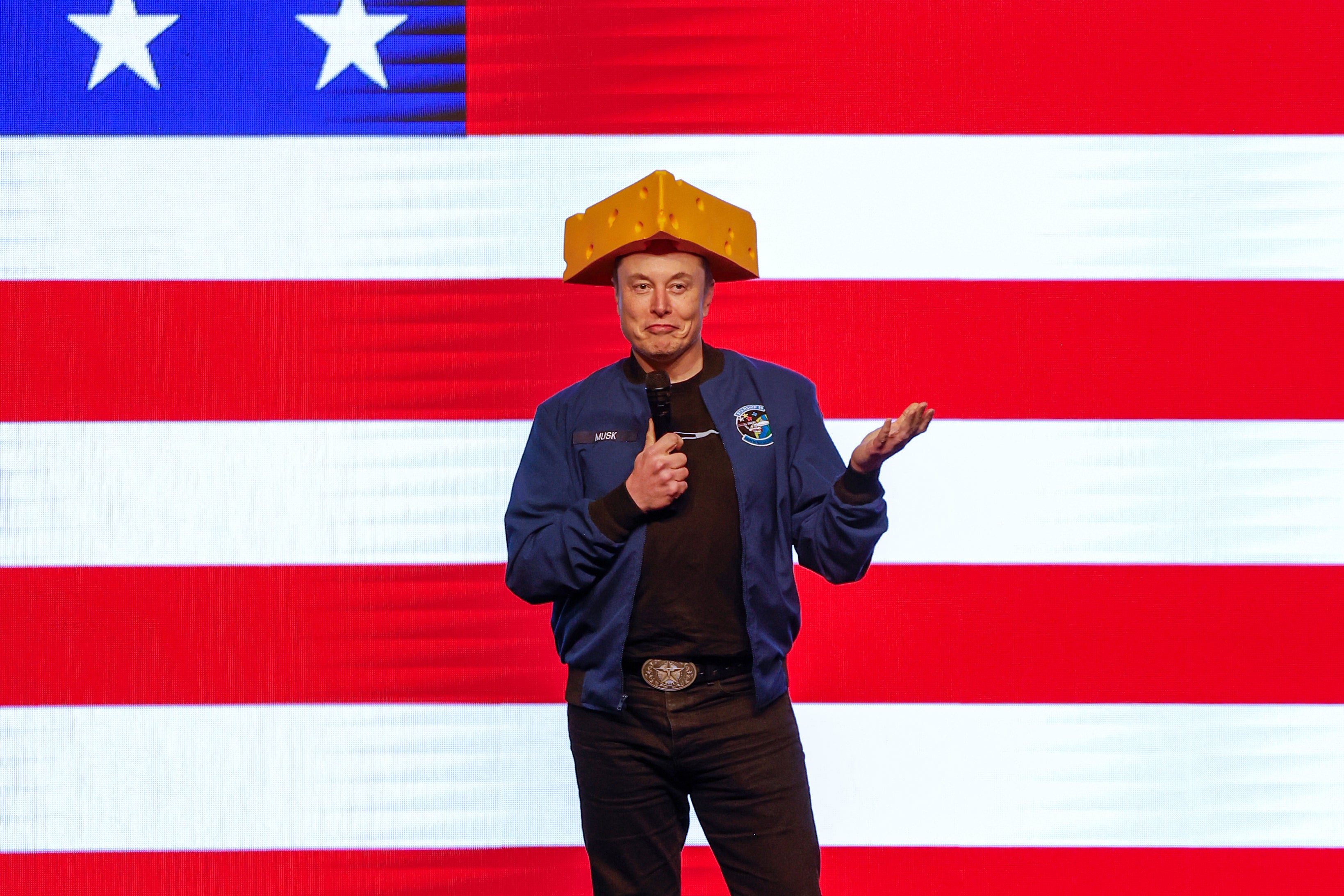 Musk anunció oficialmente su salida el miércoles por la noche. Por ser empleado especial del gobierno, está limitado a cumplir 130 días de servicio
