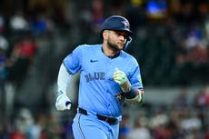 Bichette conecta jonrón como emergente en la 9na y Azulejos vencen 2-0 a Rangers
