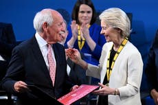 Ursula von der Leyen recibe el Premio Carlomagno por su contribución a la unidad europea