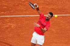 Djokovic vence a Moutet a pesar de descanso médico por una ampolla en el pie