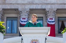 Gobernadora de Puerto Rico se compromete a mejorar la red eléctrica y la economía de la isla