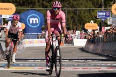 Del Toro sigue de rosa en el Giro tras el primero de dos grandes duelos de montaña