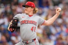 Abbott lanza siete sólidas entradas y los Rojos vencen 6-2 a los Cachorros