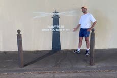 En Marsella, una sombra se convierte en arte en el último mural callejero de Banksy