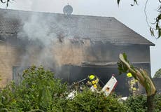 Avioneta se estrella contra la terraza de una casa en Alemania; hay dos muertos