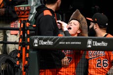 Holliday y Mateo conectan jonrones y Orioles vencen 4-2 a Medias Blancas y asegurar serie