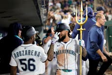 Young impulsa en su debut en Grandes Ligas y Marineros vencen 5-4 a Mellizos