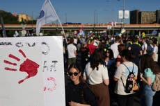 Estudiantes en Serbia protestan al cumplirse siete meses de colapso en estación de tren