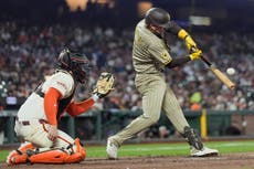 Un elevado de sacrificio de José Iglesias en la 10ma da triunfo 1-0 a Padres sobre Gigantes