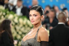 Kylie Jenner revela el secreto de su aumento de senos a una fan en TikTok