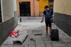 España afirma que su mercado inmobiliario no es un "libre para todos" tras medidas contra Airbnb