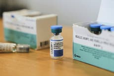 Tasas de vacunación infantil contra el sarampión caen drásticamente en EEUU tras pandemia de COVID