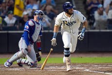 Brandon Lowe batea jonrón solitario y doble productor en triunfo de Rays 5-4 sobre Rangers