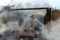 Ataque ruso mata a 5, incluido un bebé de un año, horas después de llamada entre Trump y Putin