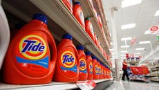 Procter & Gamble, el fabricante de Pampers y Tide, recortará hasta 7.000 empleos