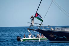 Buque de ayuda a Gaza rescata a cuatro migrantes en el mar; decenas regresan a Libia